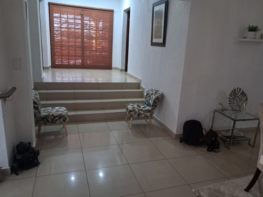 6 Bedroom Property for Sale in Safari Gardens North West